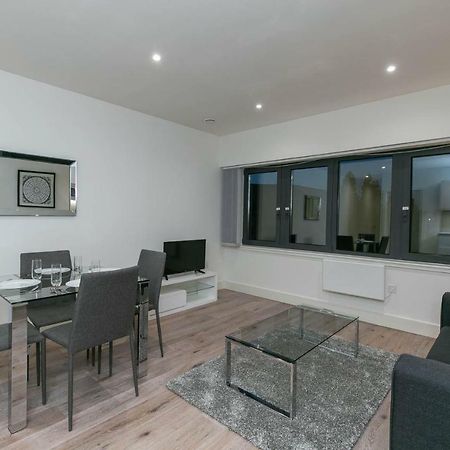 Deluxe Apartments By Heathrow Harmondsworth Bagian luar foto