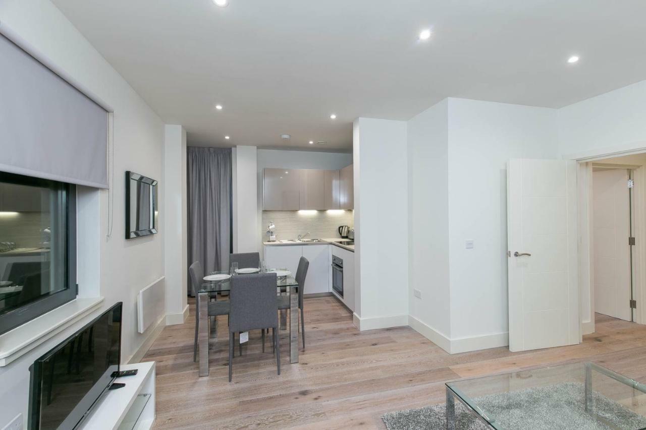 Deluxe Apartments By Heathrow Harmondsworth Bagian luar foto