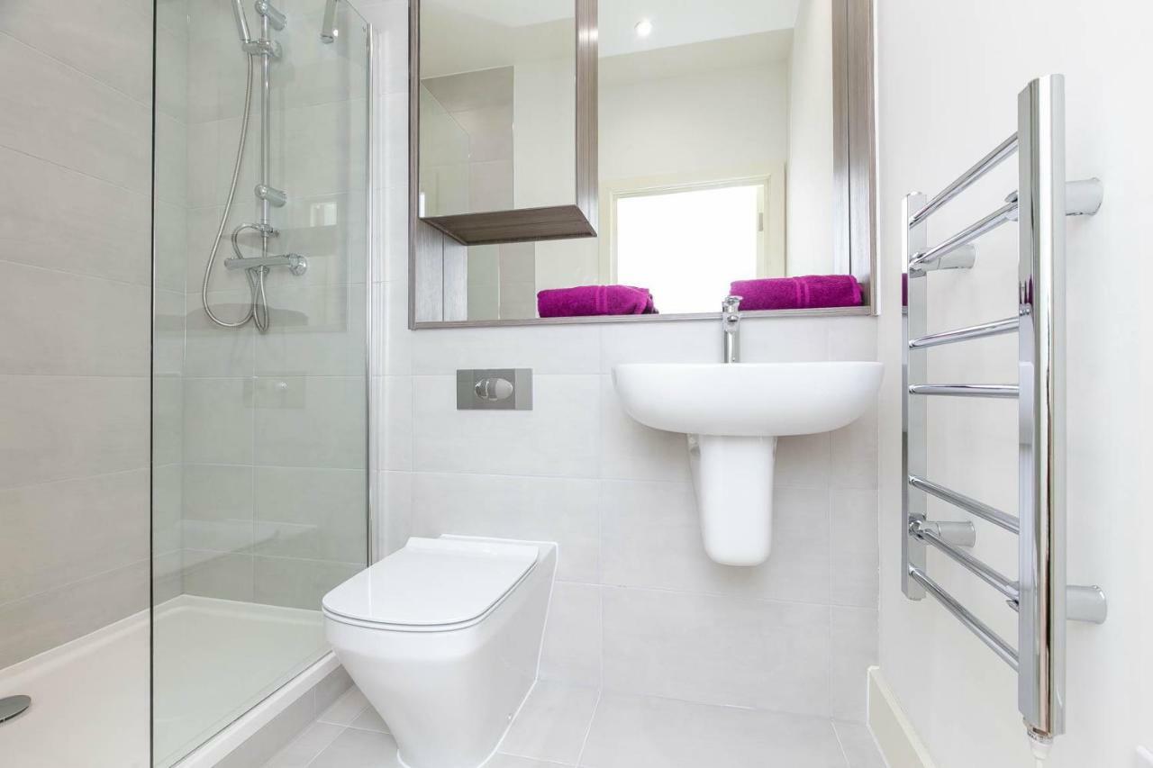 Deluxe Apartments By Heathrow Harmondsworth Bagian luar foto