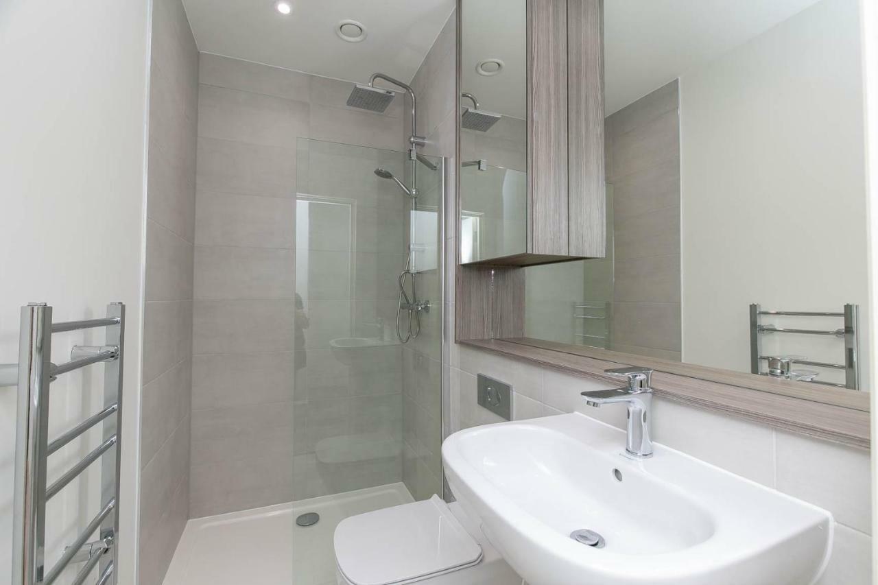 Deluxe Apartments By Heathrow Harmondsworth Bagian luar foto