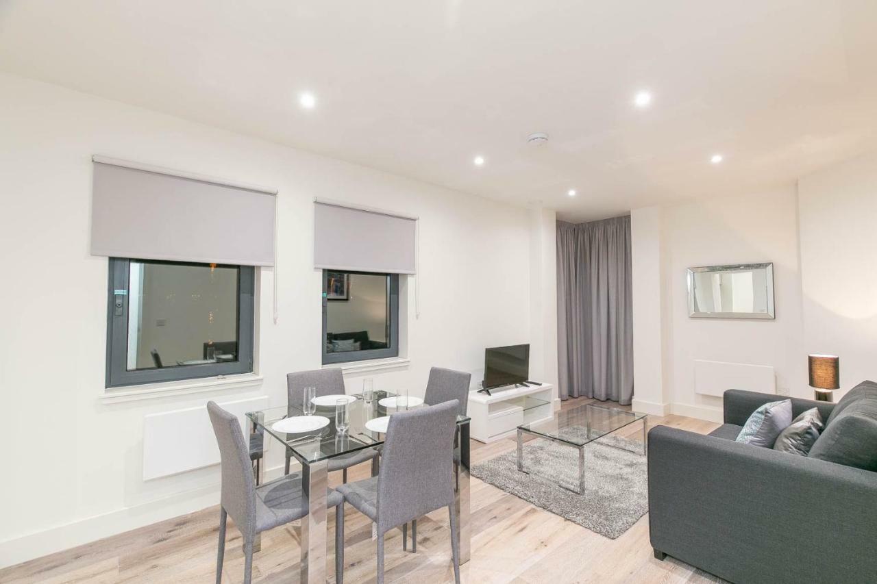 Deluxe Apartments By Heathrow Harmondsworth Bagian luar foto