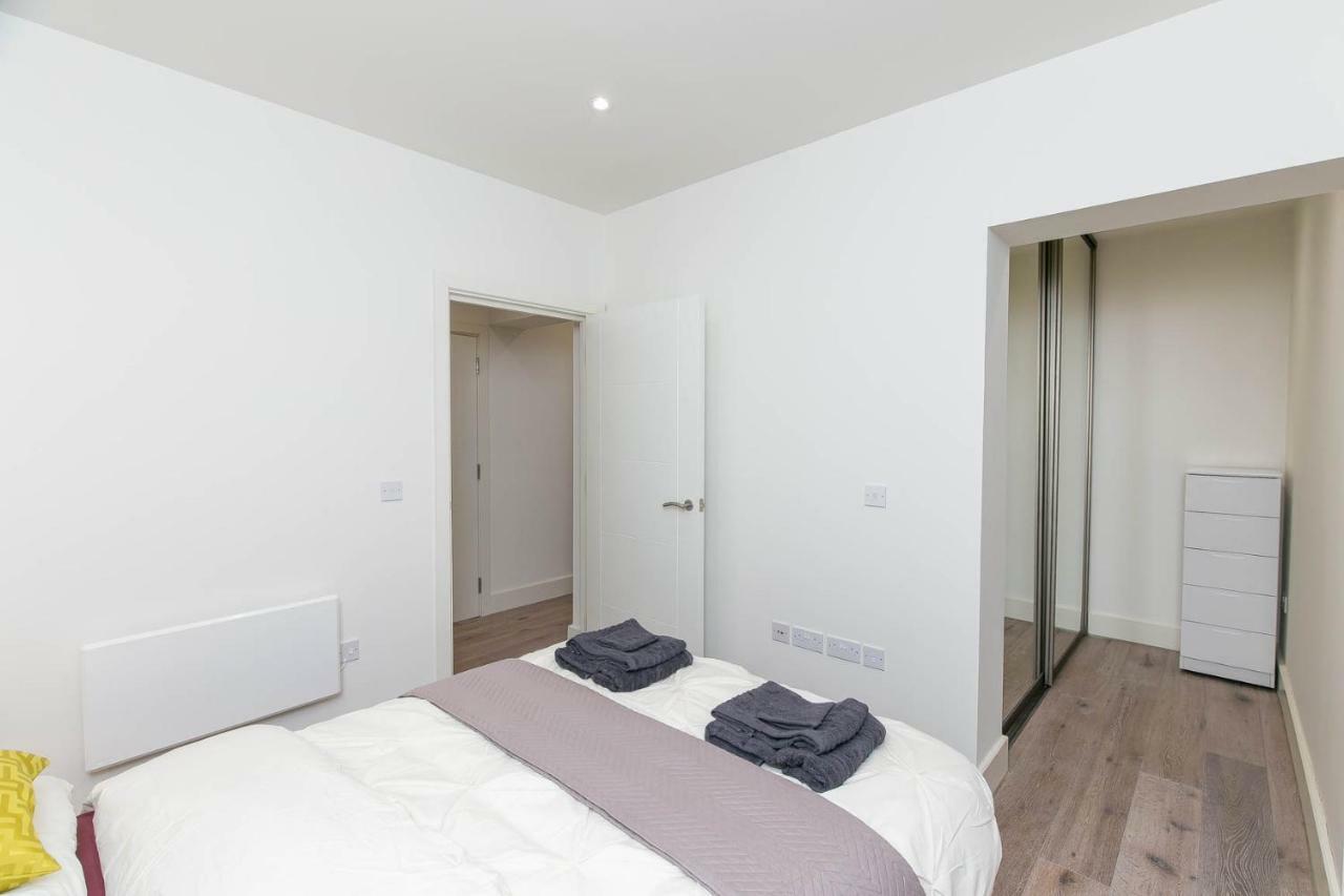 Deluxe Apartments By Heathrow Harmondsworth Bagian luar foto