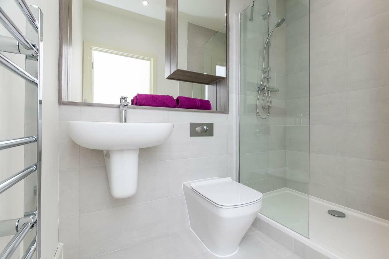 Deluxe Apartments By Heathrow Harmondsworth Bagian luar foto