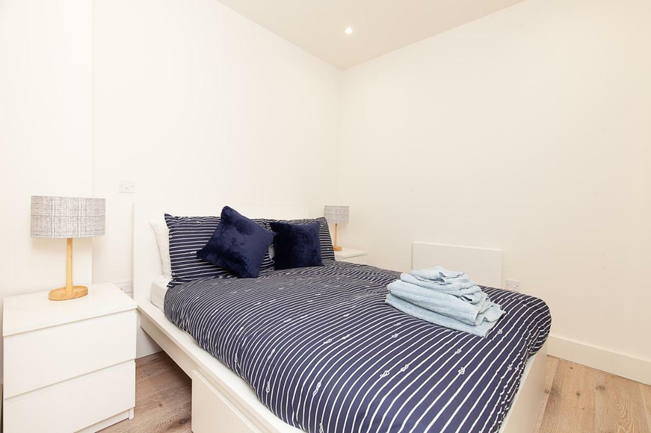 Deluxe Apartments By Heathrow Harmondsworth Bagian luar foto