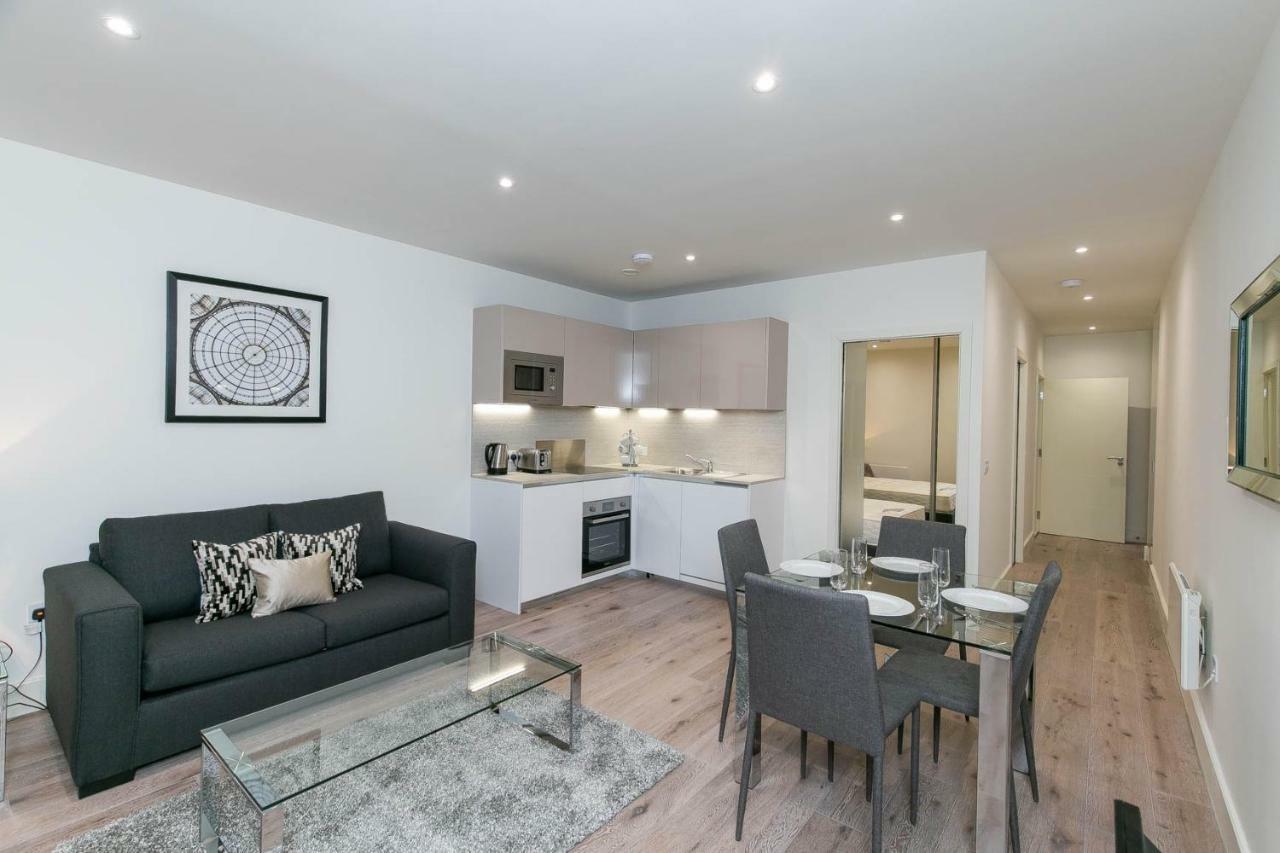 Deluxe Apartments By Heathrow Harmondsworth Bagian luar foto