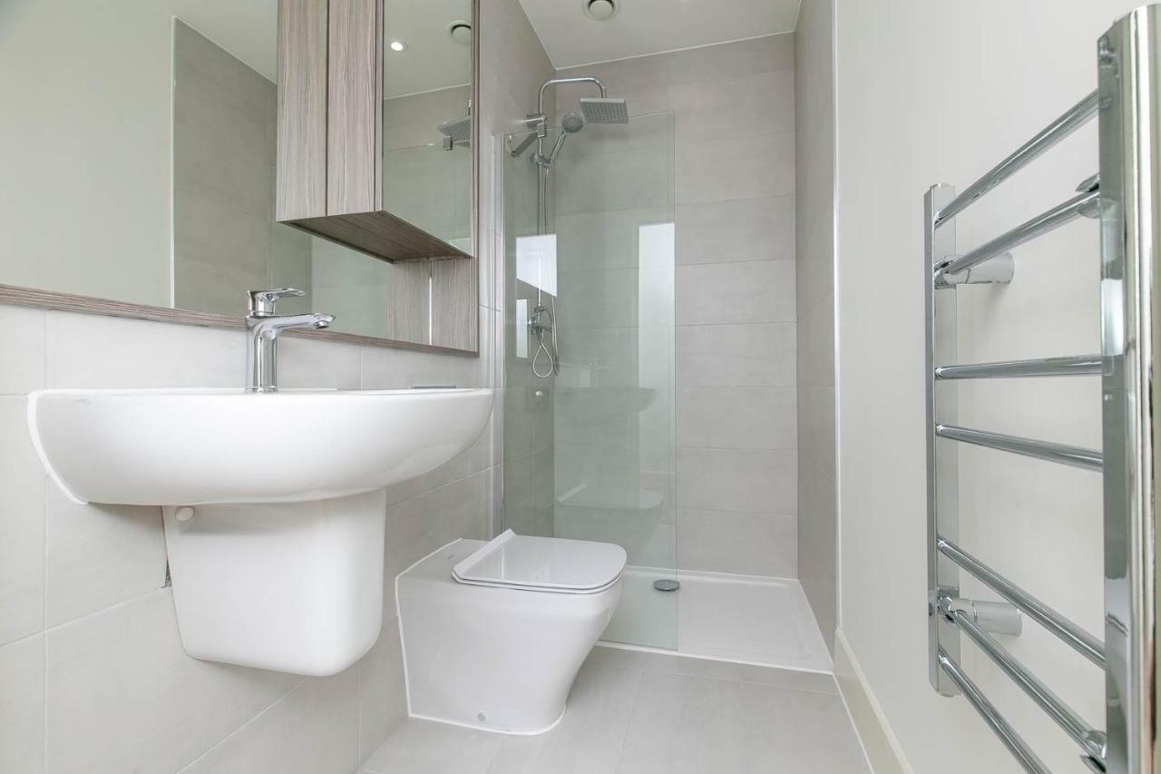 Deluxe Apartments By Heathrow Harmondsworth Bagian luar foto