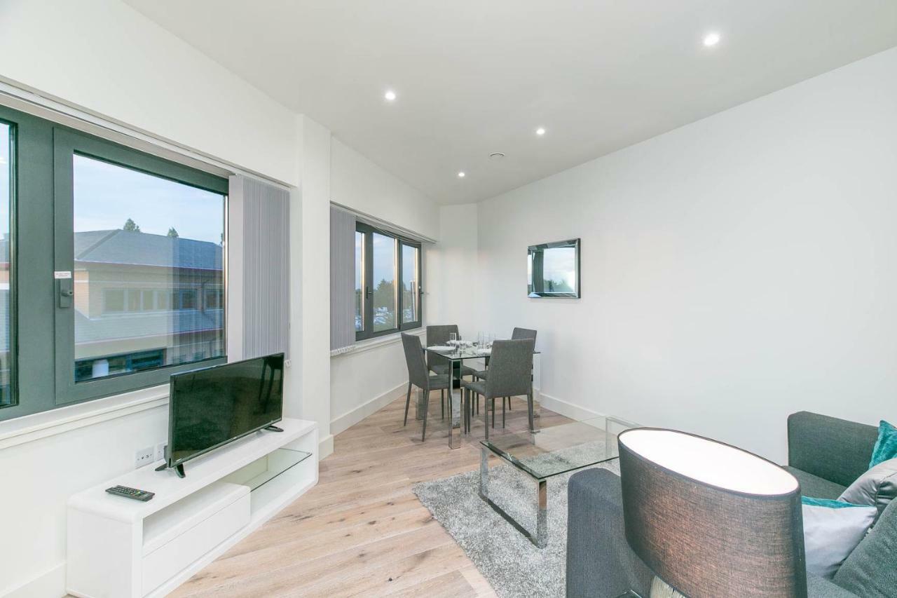 Deluxe Apartments By Heathrow Harmondsworth Bagian luar foto